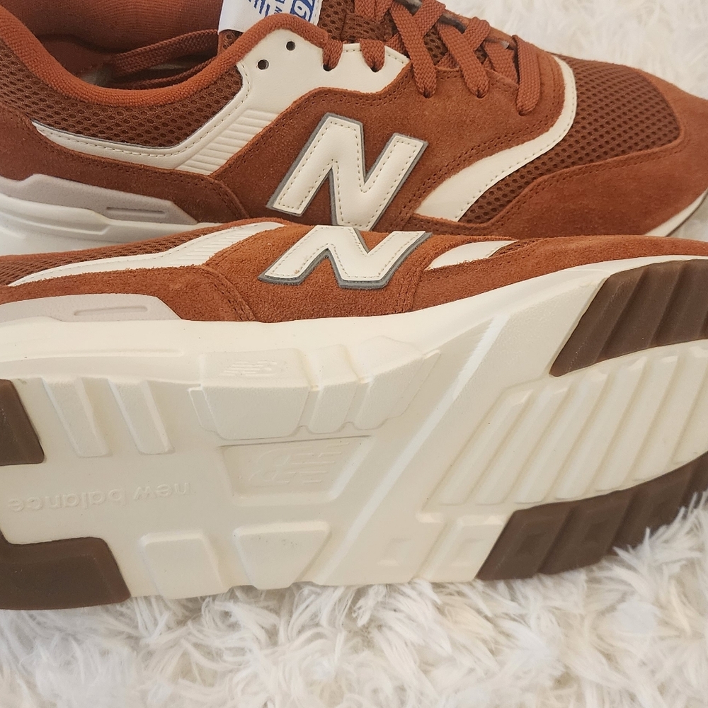 Shoes - Picture 4 of 7